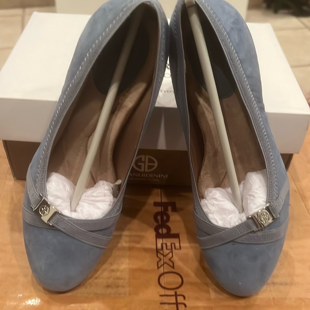 Gianni Bernini Memory Foam Pumps in Violetta Blue Vintage Jean Sz 8 NEW - Picture 4 of 17